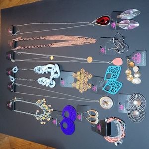 Paparazzi Jewelry Bundle of 16 NWT Necklaces Earrings Bracelets 1I